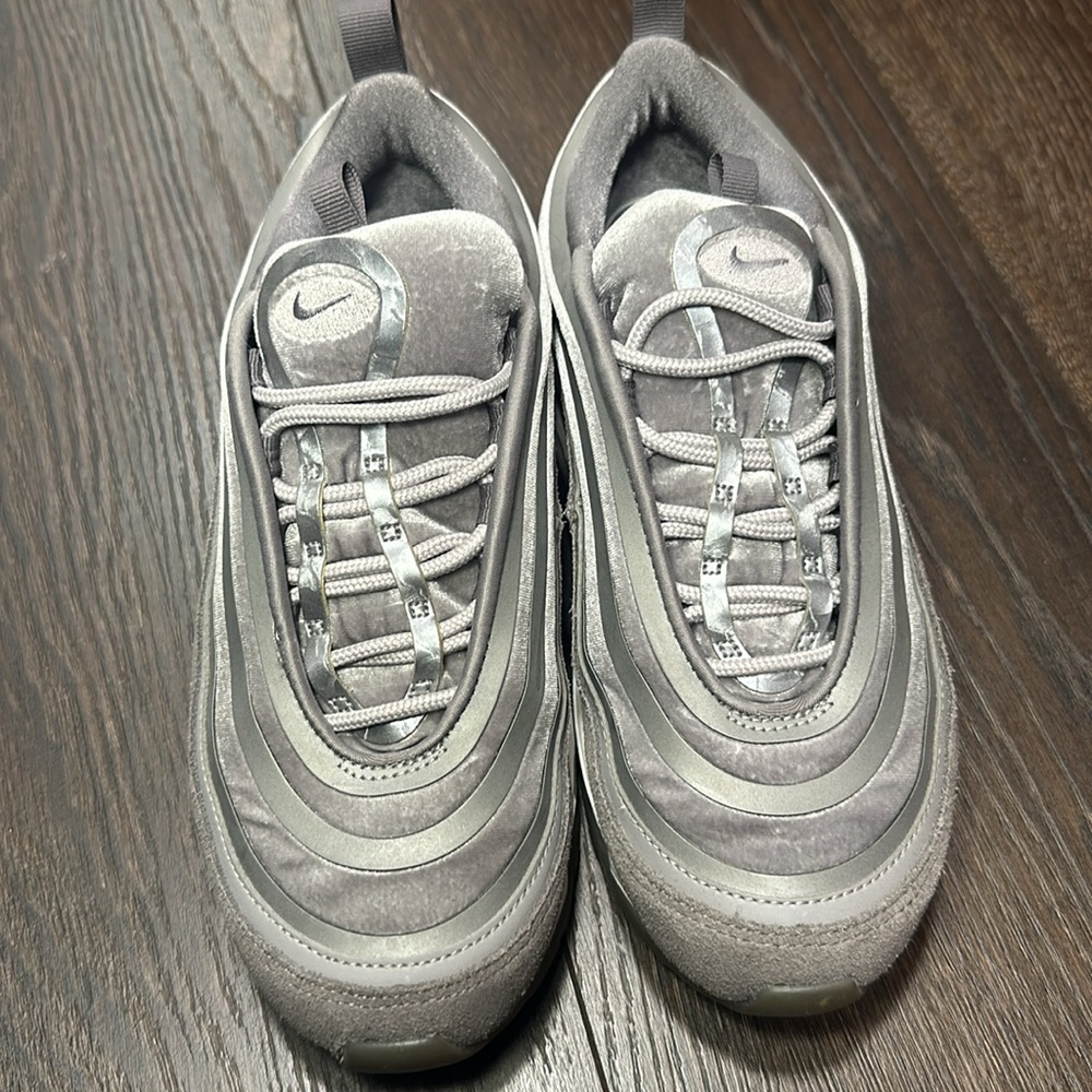 NIKE Women’s Air Max 97 Ultra 17 LX 'Gunsmoke' - Grey - Size 7.5 - Picture 3 of 8